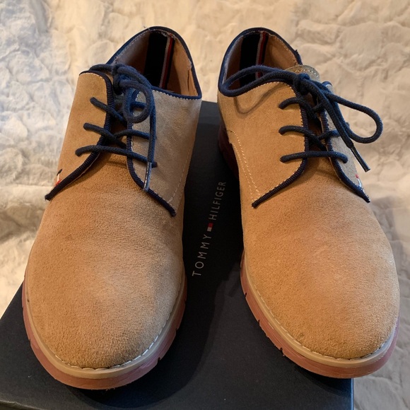 Tommy Hilfiger Oxford Taupe Suede Shoes - Picture 2 of 8